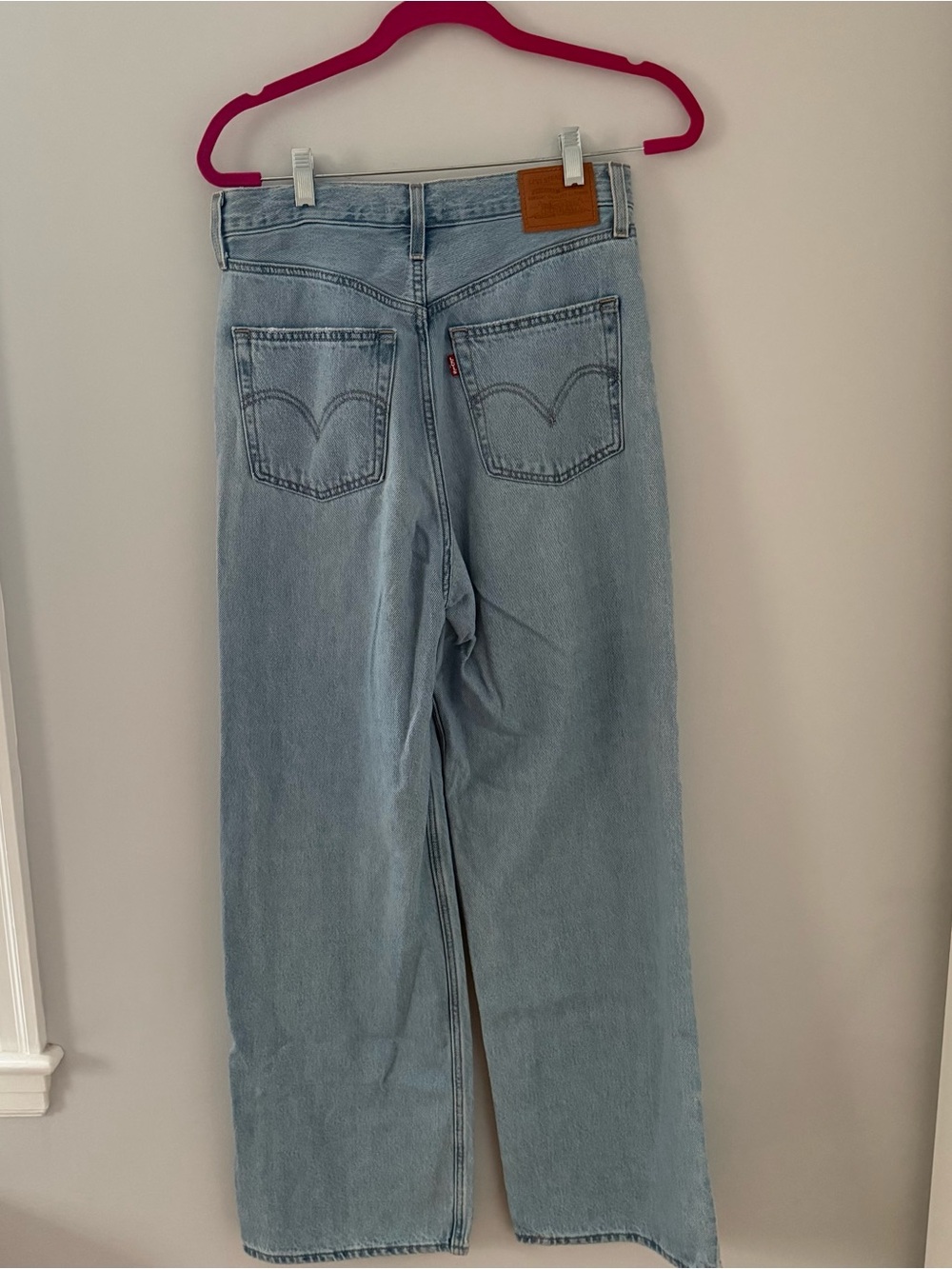 Levi's Light Wash Wide-Leg High Loose Rise Jeans - Picture 4 of 7